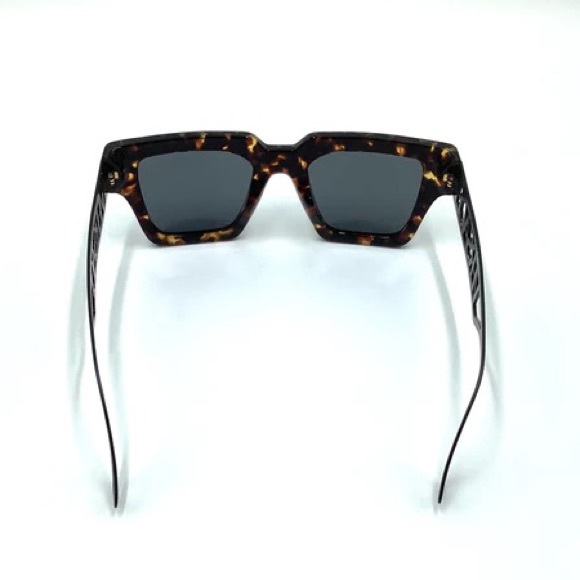 NEW VERSACE HAVANA SUNGLASSES - Picture 3 of 4